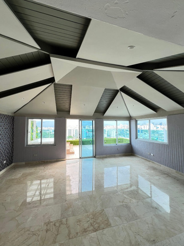 Penthopuse De 4 Habitaciones En Venta En Bella Vista