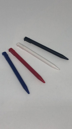 Imagen 1 de 2 de Set 4 Lápiz Táctil Para Nintendo 3ds Normal - Enter Games