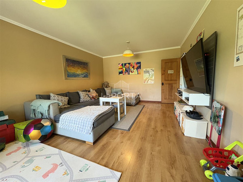 Gran Casa / Colina-lo Pinto-chicureo / Condominio Cerrado