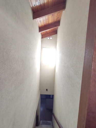 Calle 78 E/ 2 Bis Y 3. Vendo Casa Desarrollada En Dos Plantas S/ Lote 10 X 31 Mts.
