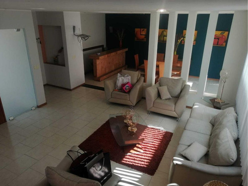 Casa En Venta En Nueva Chapultepec, Morelia, Michoacán De Ocampo C.p. 58280