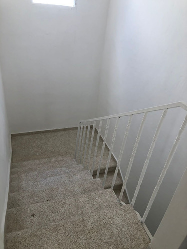 Hermosa Casa En Venta, Residencial Amalia, Autopista De San Isidro, Santo Domingo Este. República Dominicana