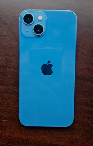 Celular iPhone 13 128 Gb 4 Ram En Caja + Set De Fundas (Usado)