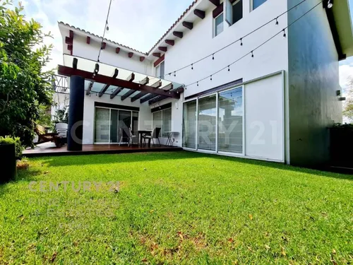 Venta De Casa En La Vista Country Club, Atlixcáyotl, Puebla, De 3 Recámaras