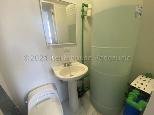 Ampllio Y Remodelado Apartamento En Venta En Altamira 25-21699 Ag