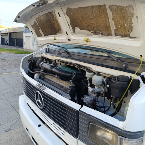 Mercedes Benz 710 Con Caja