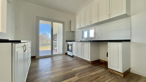 Casa En Naudir En Venta - A Estrenar - Lote Con Fondo Al Verde