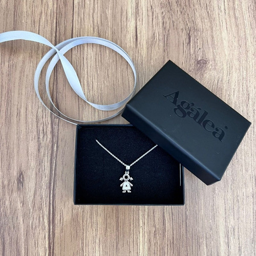 Imagen 8 de 10 de Dije Niño Circonias Y Plata .925 Agálea Joyería