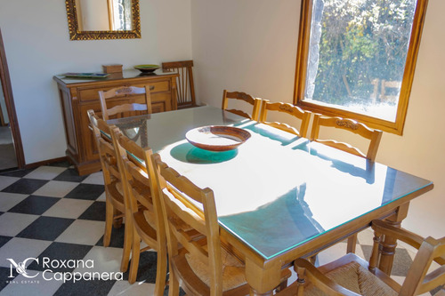 Casa De 4 Dormitorios Y Dependencias En Venta Cerca De La Playa En Cariló