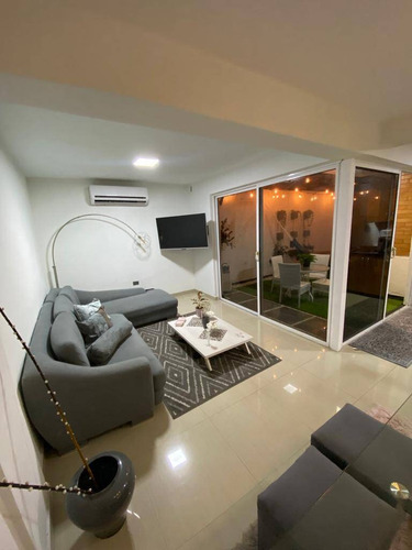 Venta De Townhouse En Mañongo Residencias Villas Menhir 165mtrs