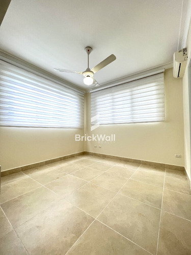 Apartamento De Alquiler - Quintas De Pontezuela - Santiago