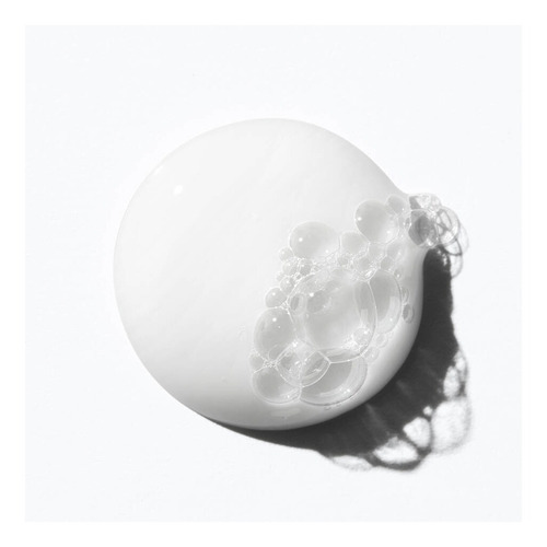 Imagen 3 de 3 de Shampoo Kérastase Curl manifesto Bain hydratation douceur Miel de Manuka y Ceramida en botella de 250mL de 250g por 1 unidad de 250g