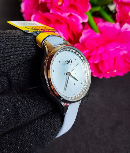 Reloj Para Mujer Q&q Q&q Mujer Qb73j302y Celeste