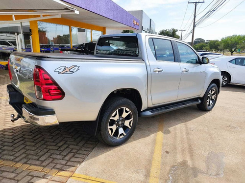 Imagem 6 de 12 de Toyota Hilux Cabine Dupla 2.8 Tdi Cd Srx 50th 4x4 (aut)
