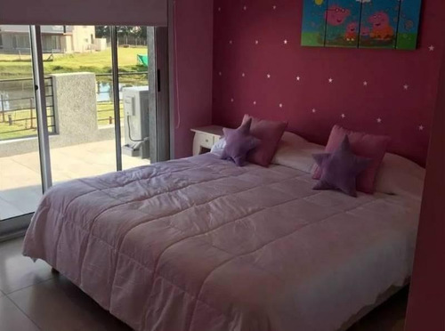 Imagen 10 de 14 de Moderna Casa Al Lago Con A Mejor Orientación En La Comarca