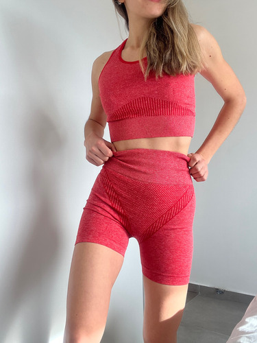 Conjunto Deportivo Mujer Top Calza Biker Frunce Levanta Cola