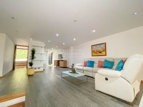 Casa En Arriendo En El Tesoro. Cod A775996