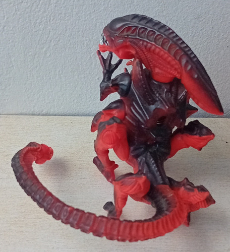 Figura Aliens Killer Crab Red Xenomorph Incompleto (Usado)