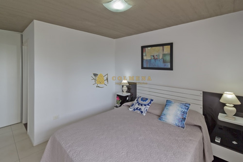 Encantador Departamento A Metros De Playa Brava!! Consulte Con Parrillero Propio- Ref: 4211