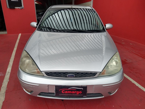 Imagem 2 de 9 de Ford Focus Ghia