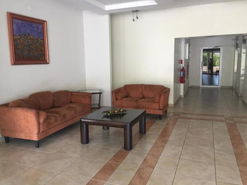 Imagen 2 de 14 de Venta De Apartamento En Green Park, Condado Del Rey 20-9936