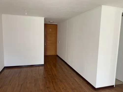 Departamento En Avda Brasil, En Buen Estado De Conservación