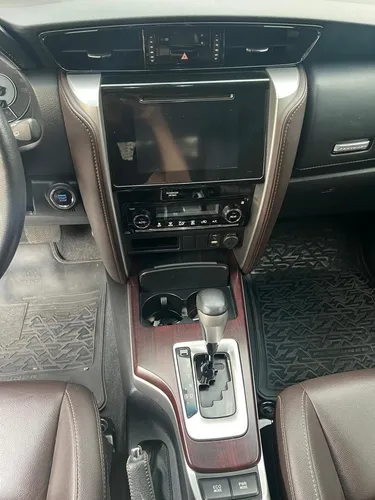 Toyota Fortuner 2.7 Srv