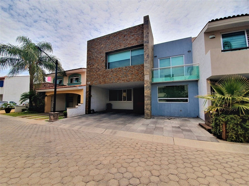 Imagen 1 de 14 de Venta Casa En Virreyes Residencial Zapopan Con Jardin