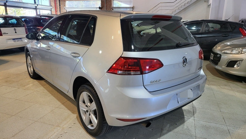 Imagen 4 de 5 de Volkswagen Golf 2016 1.6 Trendline