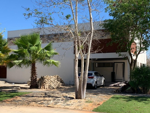 Imagen 1 de 15 de Casa En Venta En Yucatán Country Club,mérida