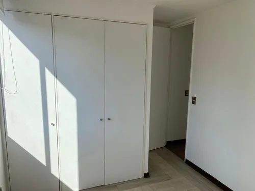 Departamento En Avda Brasil, En Buen Estado De Conservación