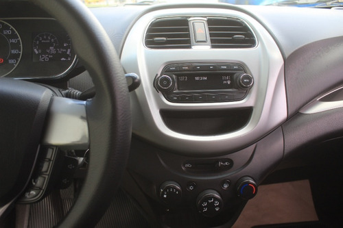 Imagen 6 de 13 de Chevrolet Beat Lt Manual Gris 2019
