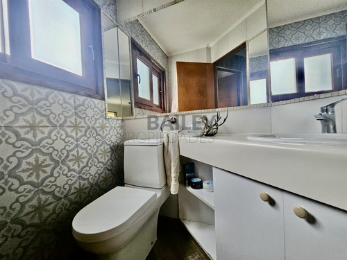 Casa En Venta De 6 Dorm. En Bosques De Montemar, Concón