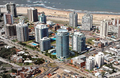 Imagen 14 de 30 de Apartamento 1 Dormitorio En Piso 18, Vista Al Mar, Baño Completo, Garage