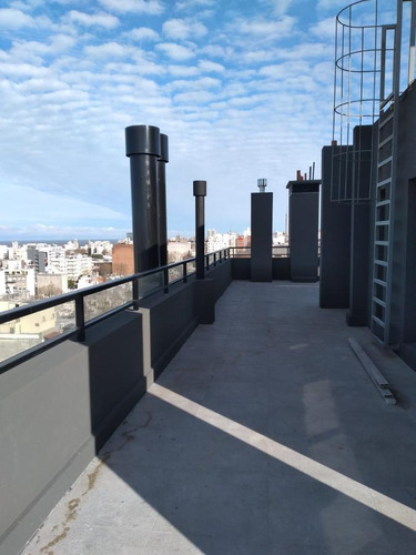 Imagen 11 de 18 de Monoambiente Con Amenities, Nuevo, Bv Artigas Y Maldonado, Piscina, Gim, Barbacoa, Renta !!