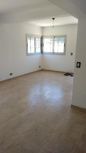 Hermoso Duplex En Villa Allende - 2 Dormitorios - Cochera Y Terreno Amplio - Barrio Español