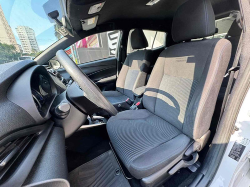 Toyota Yaris 1.3 16V FLEX XL LIVE MULTIDRIVE
