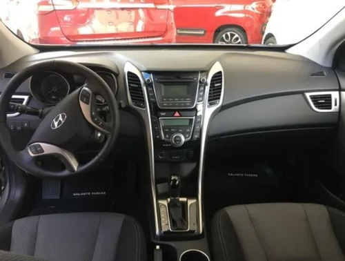 Imagen 13 de 18 de Hyundai I30 2021 1.8 Gls Seg 6at