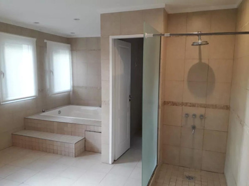 Casa Venta 4 Dormitorios , 4 Baños Y Piscina -370 Mts 2 Cubiertos- Grand Bell