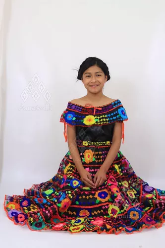 Vestido Traje Artesanal Típico De Flores Chiapaneca De Niña en venta en San  Cristóbal De Las Casas Chiapas por sólo $ 2,  Mexico