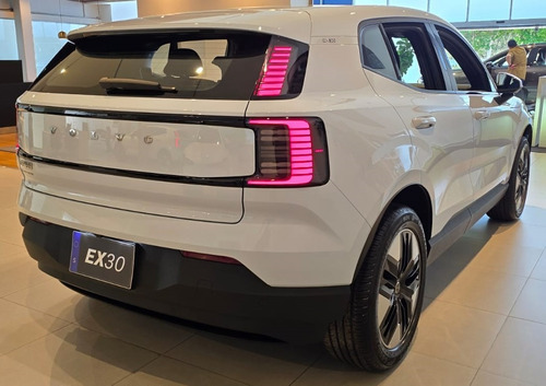 Volvo EX30 Core E40