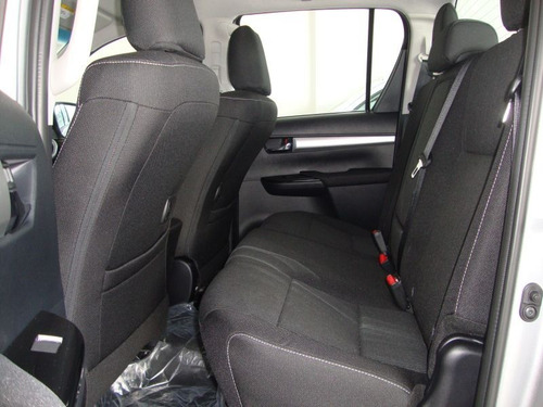 Imagen 12 de 14 de Toyota Hilux Sr 2.8 Tdi Dc 4x4 6mt L/nueva
