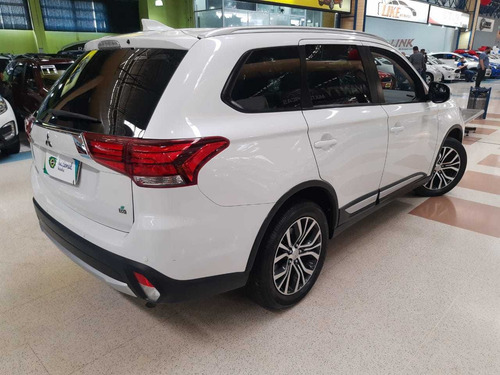 Imagem 5 de 12 de Mitsubishi Outlander 2017 2.0 L4 Cvt 5p **64 Mil Km**