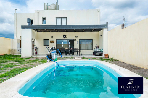 Venta Casa 4 Dormitorios Salta, Vía Aurelia