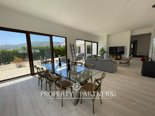 Maravillosa Casa Nueva A La Venta En Marbella