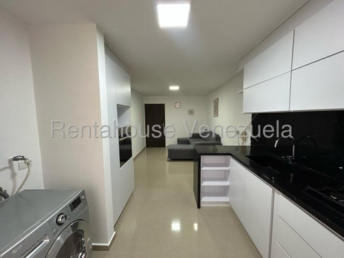 Norgelin Diaz Alquila Apartamento En El Este De Barquisimeto Con Planta Eléctrica Y Piscina Cod.25-17501