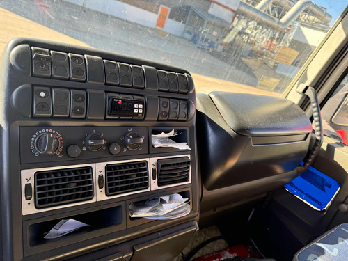 Iveco Cursor 330 6x2