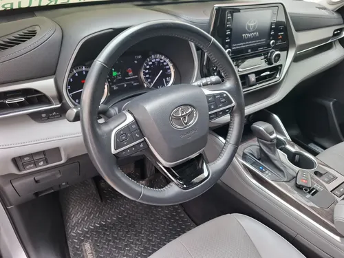 Toyota Highlander 3.5 Limited Panoramic Roof At