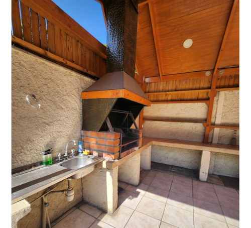 Se Vende Amplia Casa 4d/3b En Villa Santa Elena, Macul
