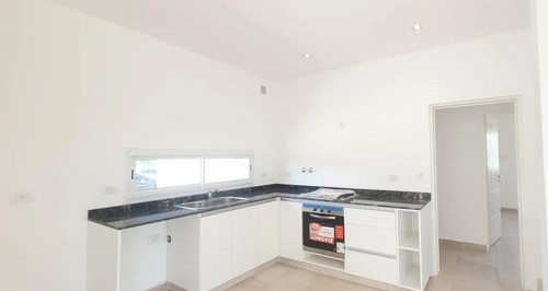 Imagen 8 de 28 de Casa En Venta En San Ramon - Pilar Del Este